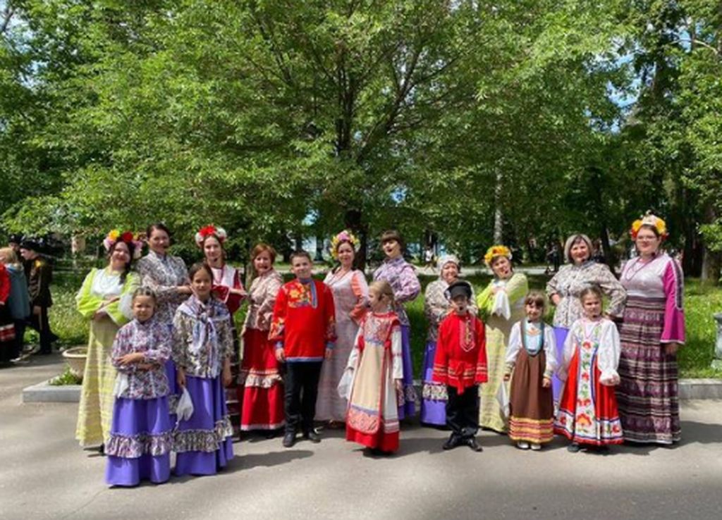 Ансамбль русской песни "Веренея" на l краевом фестивале ростовых кукол "Кукляндия"