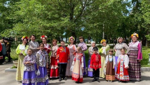 Ансамбль русской песни "Веренея" на l краевом фестивале ростовых кукол "Кукляндия"