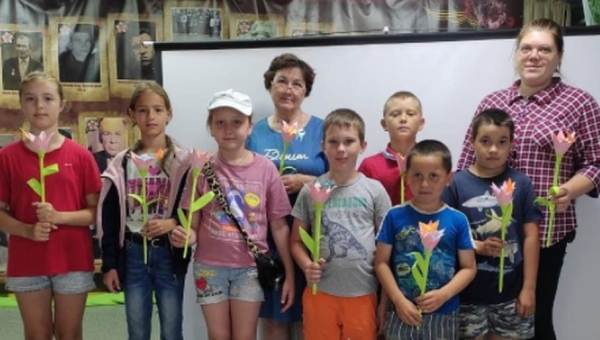 Мастер класс от специалистов МКУК МКДМЦ «Мастерская ХМР»